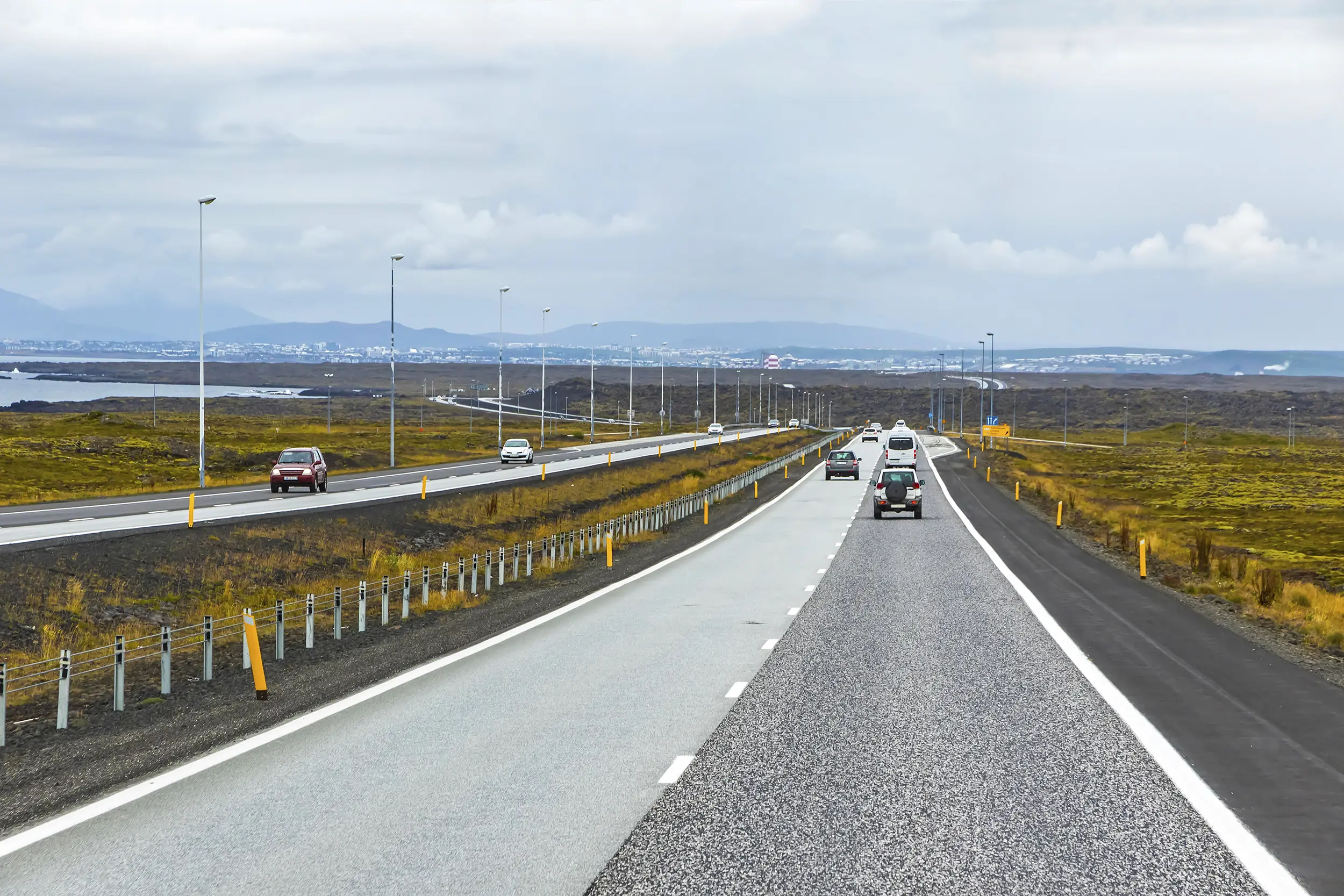 Keflavík airport transport, transfer between Keflavík and Reykjavík.